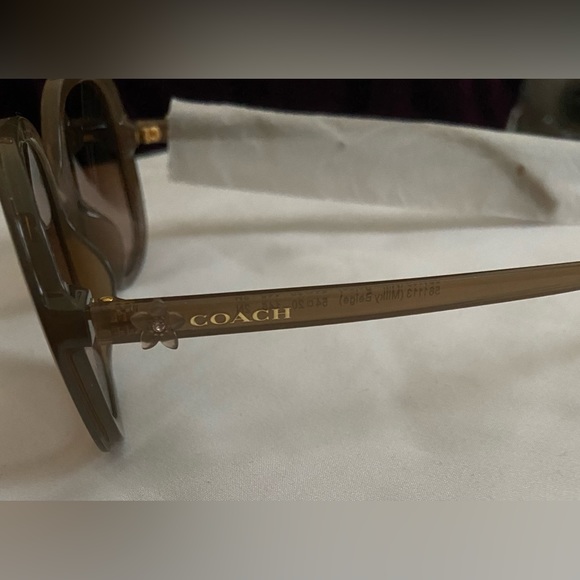 COACH Wildflower Milky Beige Sunglasses (discontinued) - Picture 3 of 8
